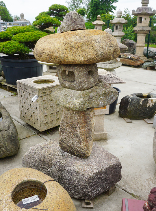 Buy Komono Yamadoro, Japanese Stone Lantern for sale - YO01010427