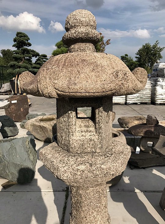 Kōtō-in Gata Ishidōrō, Japanese Stone Lantern - YO01010026