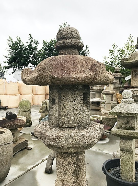 Kōtō-in Gata Ishidōrō, Japanese Stone Lantern - YO01010026