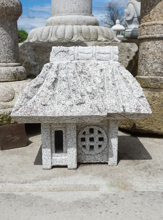 Kusaya Ishidoro, Japanese Stone Lantern - YO01010419