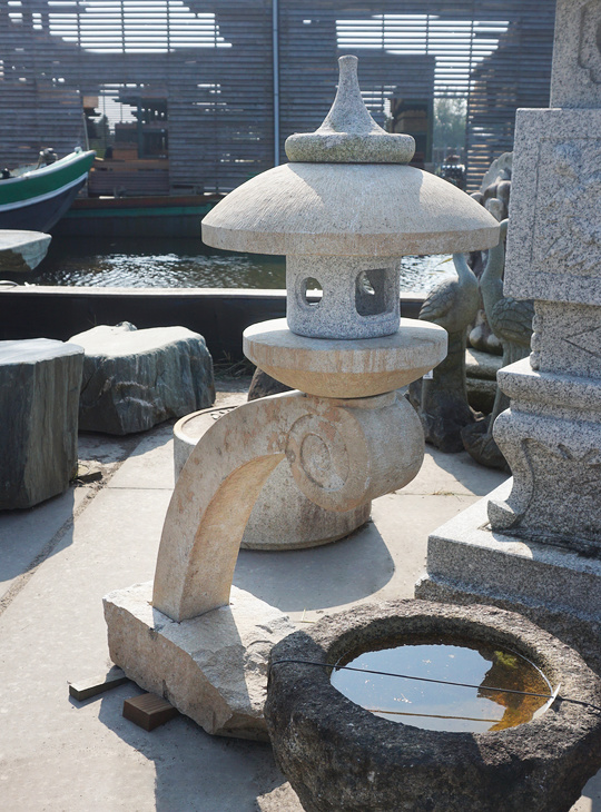 Maru Rankei Gata Ishidoro, Japanese Stone Lantern - YO01010465