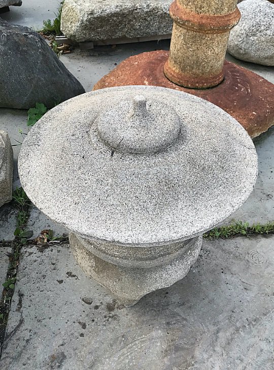 Maru Yukimi Gata Ishidoro, Japanese Stone Lantern - YO01010094