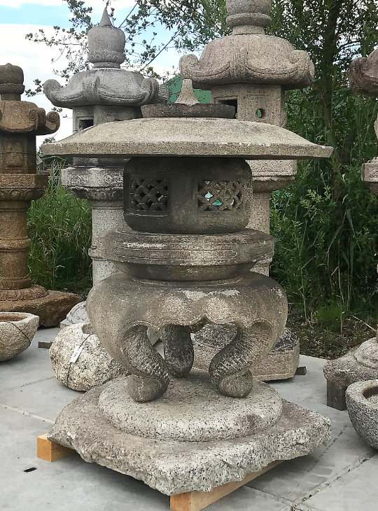 Maru Yukimi Gata Ishidoro, Japanese Stone Lantern - YO01010147
