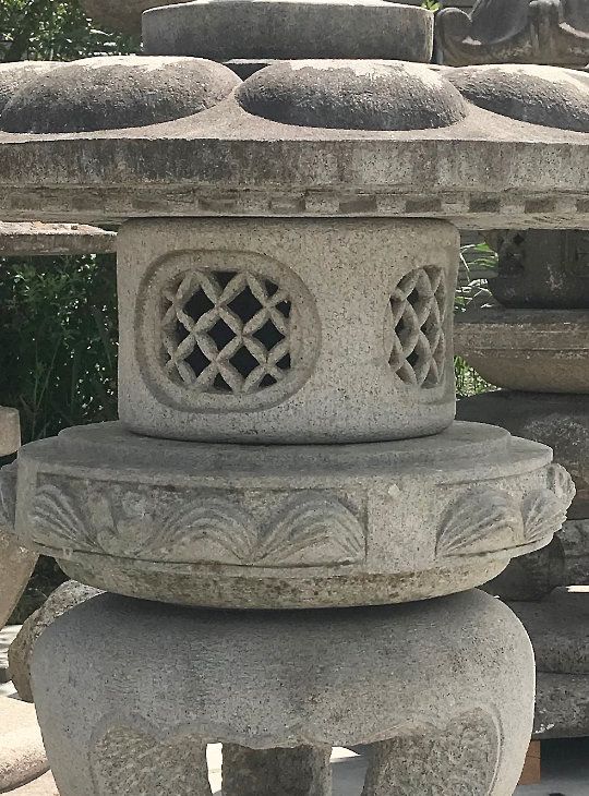 Maru Yukimi Gata Ishidoro, Japanese Stone Lantern - YO01010149