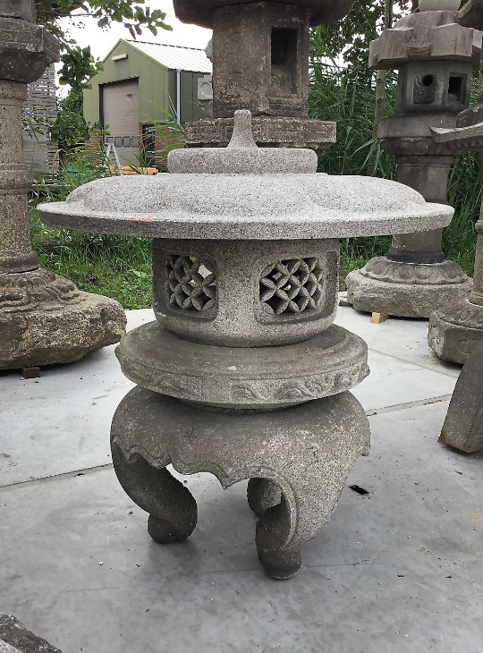 Maru Yukimi Gata Ishidoro, Japanese Stone Lantern - YO01010170