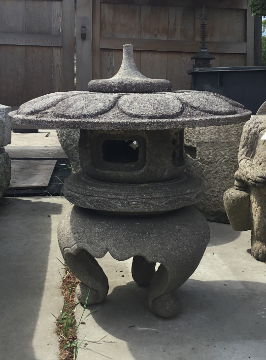 Maru Yukimi Gata Ishidōrō, Japanese Stone Lantern - YO01010224