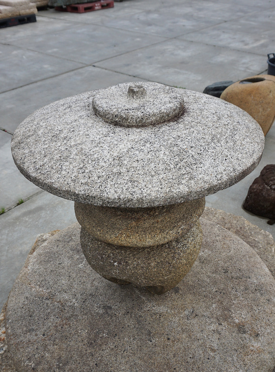 Maru Yukimi Gata Ishidoro, Japanese Stone Lantern - YO01010336