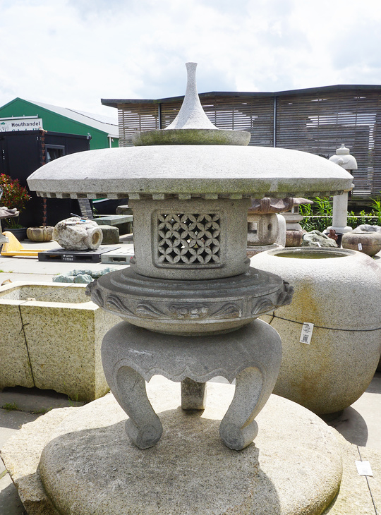 Maru Yukimi Gata Ishidoro, Japanese Stone Lantern - YO01010398