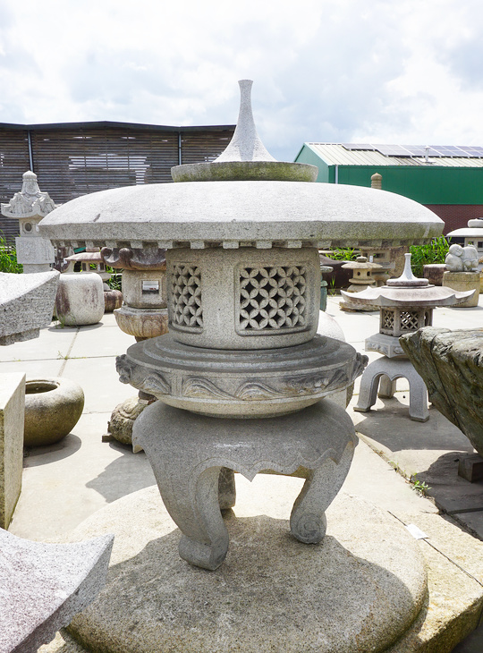 Maru Yukimi Gata Ishidoro, Japanese Stone Lantern - YO01010398