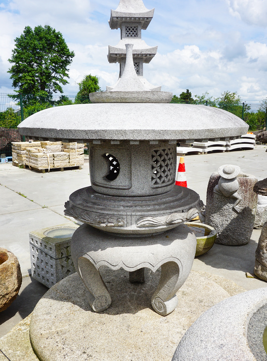 Maru Yukimi Gata Ishidoro, Japanese Stone Lantern - YO01010398