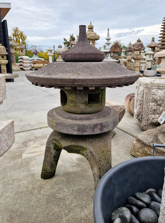 Maru Yukimi Gata Ishidoro, Japanese Stone Lantern - YO01010562