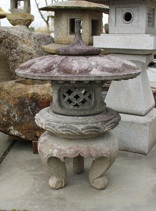 Maru Yukimi Gata Ishidoro, Japanese Stone Lantern - YO01010575
