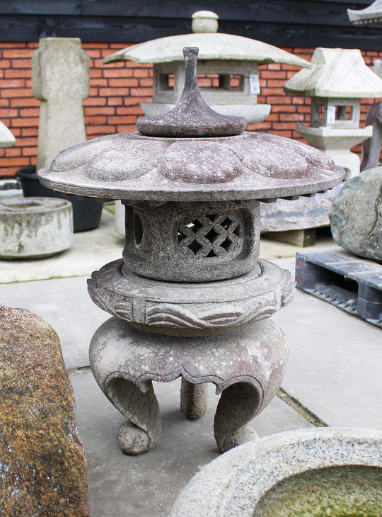 Maru Yukimi Gata Ishidoro, Japanese Stone Lantern - YO01010575