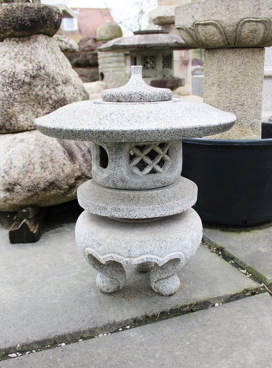 Maru Yukimi Gata Ishidoro, Japanese Stone Lantern - YO01010596