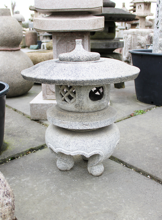 Maru Yukimi Gata Ishidoro, Japanese Stone Lantern - YO01010596