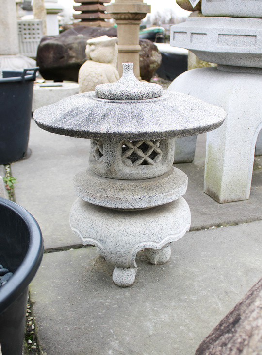 Maru Yukimi Gata Ishidoro, Japanese Stone Lantern - YO01010596