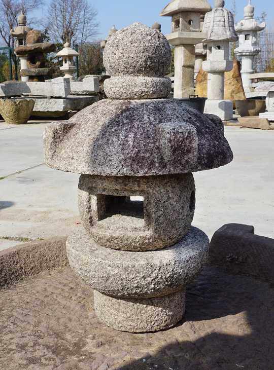 Misaki Gata Ishidōrō, Japanese Stone Lantern - YO01010261