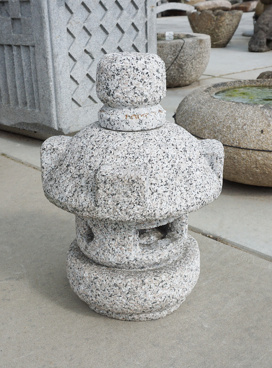Misaki Gata Ishidoro, Japanese Stone Lantern - YO01010287