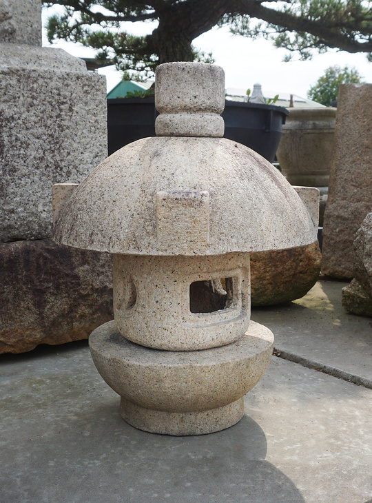 Misaki Gata Ishidoro, Japanese Stone Lantern - YO01010437