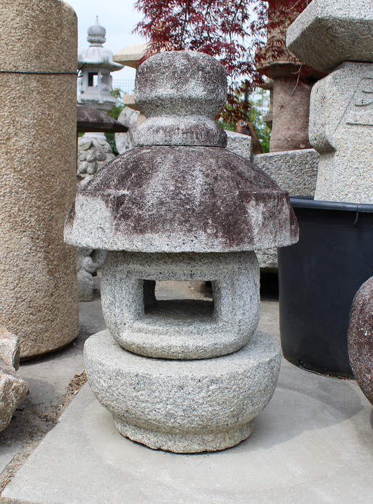 Misaki Gata Ishidoro, Japanese Stone Lantern - YO01010559