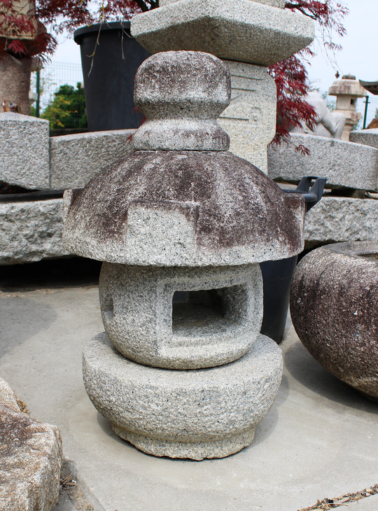 Misaki Gata Ishidoro, Japanese Stone Lantern - YO01010559