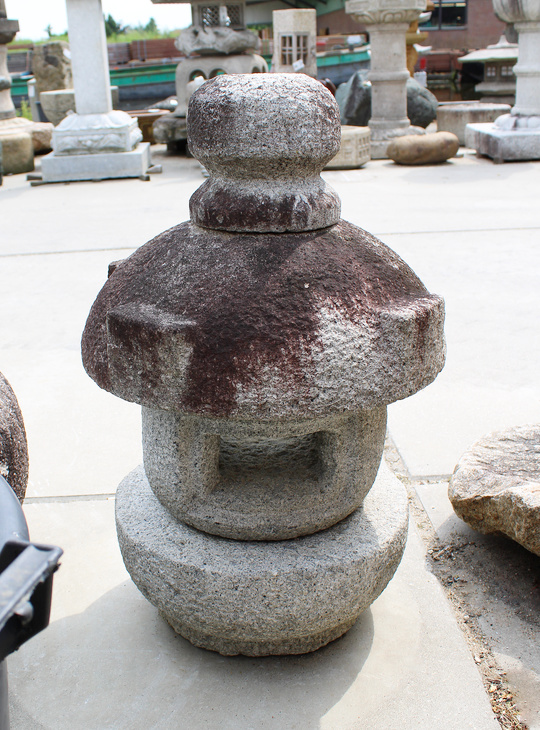 Misaki Gata Ishidoro, Japanese Stone Lantern - YO01010559