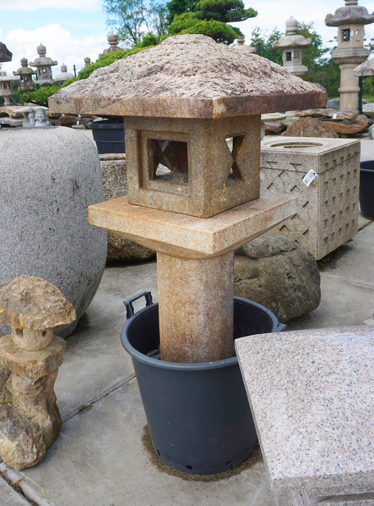 Buy Mizubotaru Gata Ishidoro, Japanese Stone Lantern for sale - YO01010415