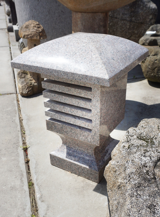 Modan Ishidoro, Japanese Stone Lantern - YO01010432