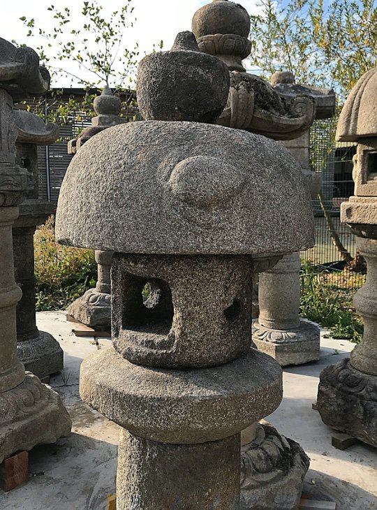 Momoyama Gata Ishidōrō, Japanese Stone Lantaarn - YO01010089