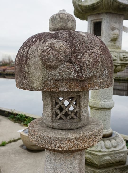 Momoyama Gata Ishidoro, Japanese Stone Lantern - YO01010365