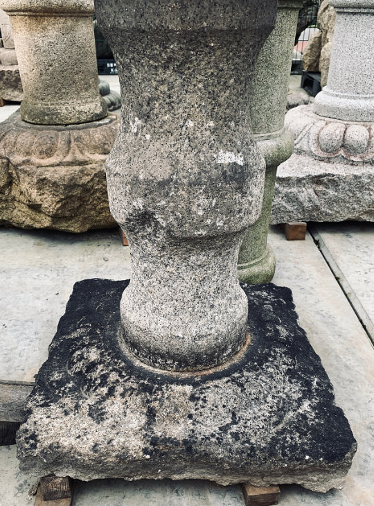 Nuresagi Gata Ishidōrō, Japanese Stone Lantern - YO01010196