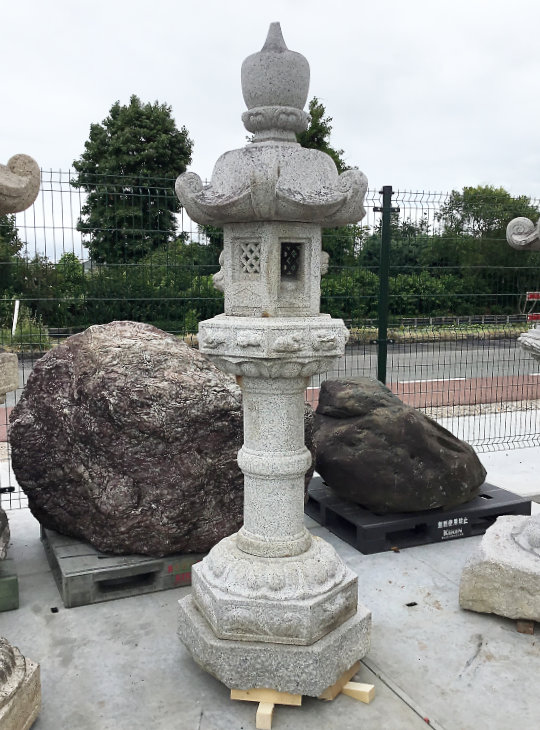 Buy Okuno-in Gata Ishidoro, Japanese Stone Lantern for sale - YO01010176