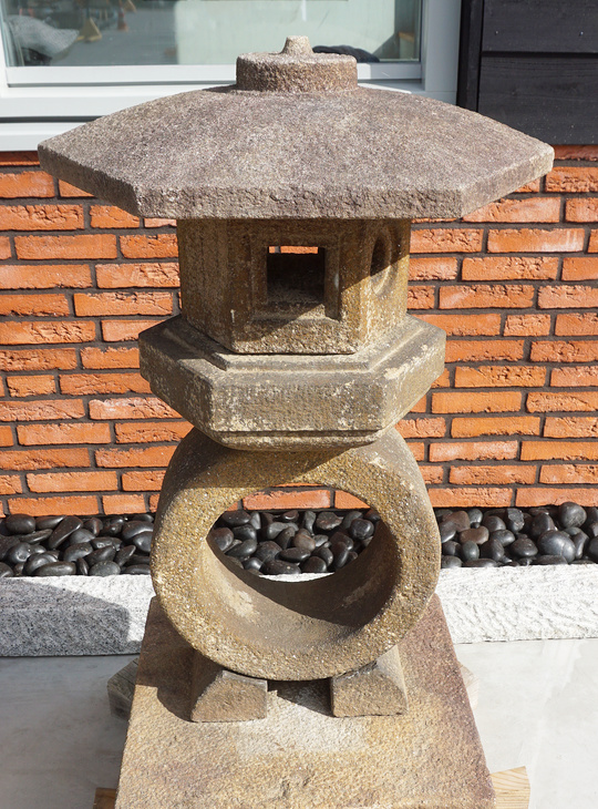 Omokage Gata Ishidoro, Japanese Stone Lantern - YO01010463