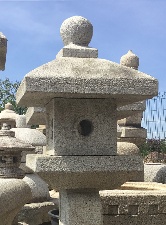 Oribe Gata Ishidōrō, Japanese Stone Lantern - YO01010211