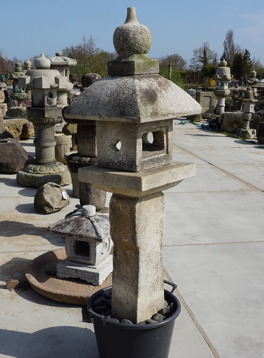 Oribe Gata Ishidōrō, Japanese Stone Lantern - YO01010257