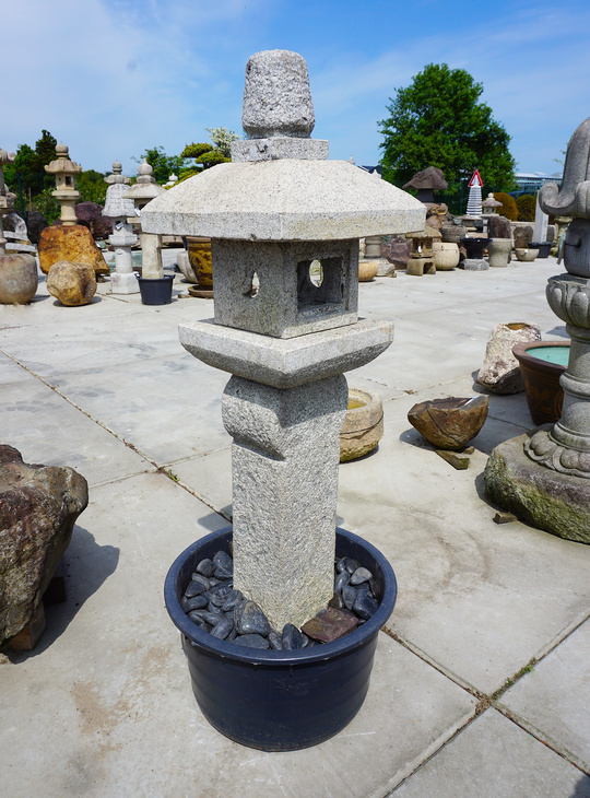 Oribe Gata Ishidōrō, Japanese Stone Lantern - YO01010300