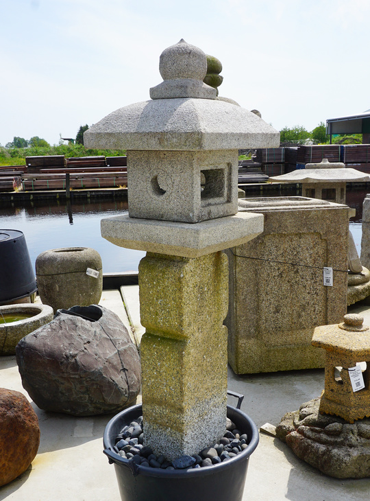 Oribe Gata Ishidōrō, Japanese Stone Lantern - YO01010302