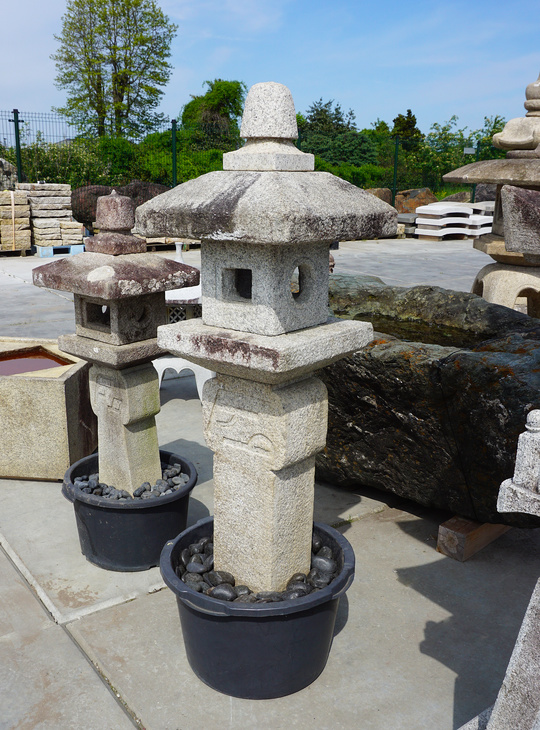Oribe Gata Ishidōrō, Japanese Stone Lantern - YO01010316