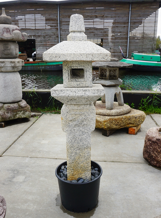 Oribe Gata Ishidoro, Japanese Stone Lantern - YO01010327