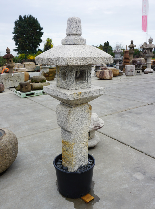 Oribe Gata Ishidoro, Japanese Stone Lantern - YO01010327