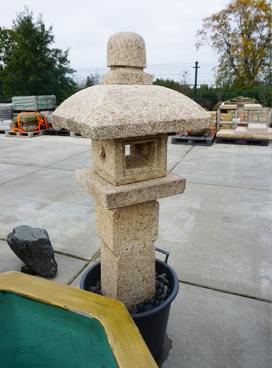 Oribe Gata Ishidoro, Japanese Stone Lantern - YO01010339