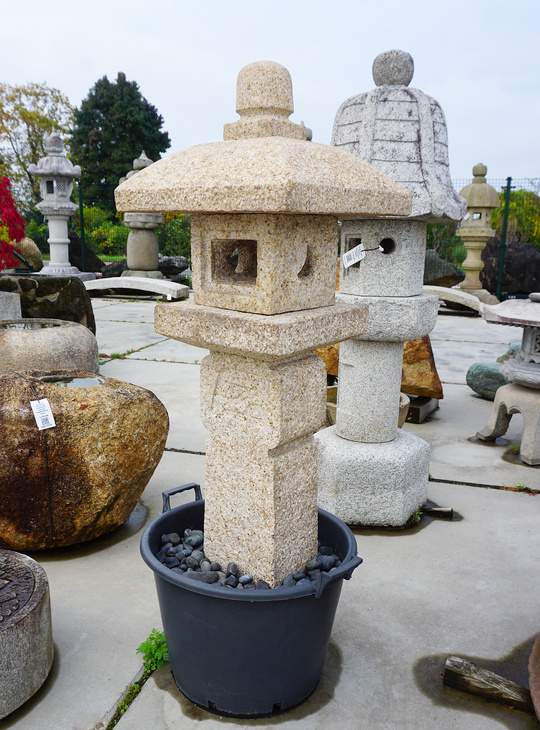 Oribe Gata Ishidoro, Japanese Stone Lantern - YO01010346