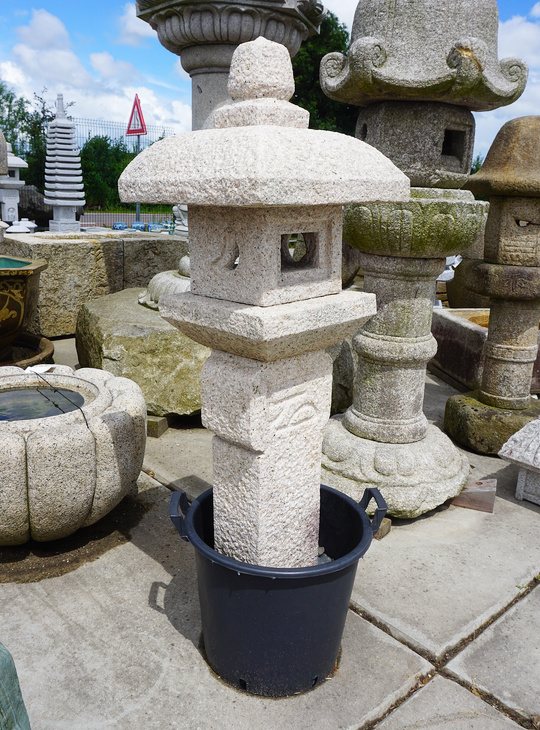 Oribe Gata Ishidoro, Japanese Stone Lantern - YO01010417