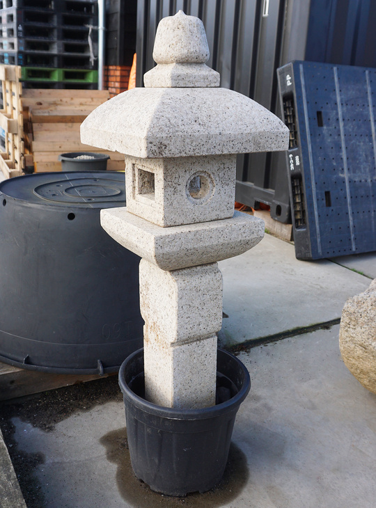 Oribe Gata Ishidoro, Japanese Stone Lantern - YO01010491