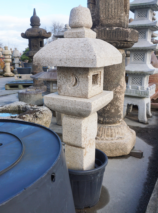 Oribe Gata Ishidoro, Japanese Stone Lantern - YO01010491