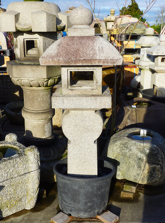 Oribe Gata Ishidoro, Japanese Stone Lantern - YO01010495