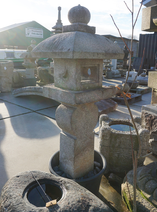 Oribe Gata Ishidoro, Japanese Stone Lantern - YO01010495