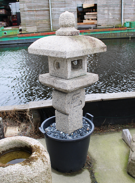 Oribe Gata Ishidoro, Japanese Stone Lantern - YO01010584