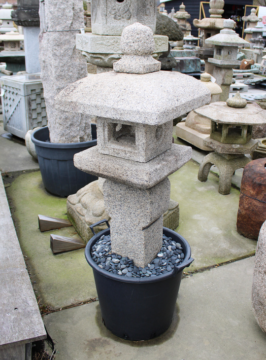 Oribe Gata Ishidoro, Japanese Stone Lantern - YO01010584