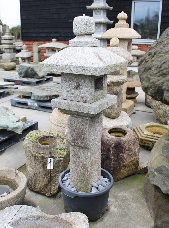 Oribe Gata Ishidoro, Japanese Stone Lantern - YO01010588